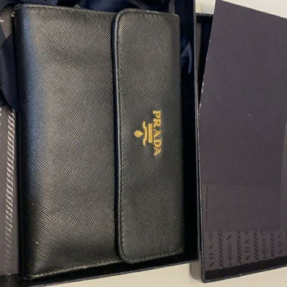 SOLD Prada wallet - Picture 2 of 8